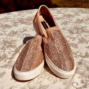 STEVEN by STEVE MADDEN ROSE GOLD SLIP-ON SNEAKERS SIZE 10